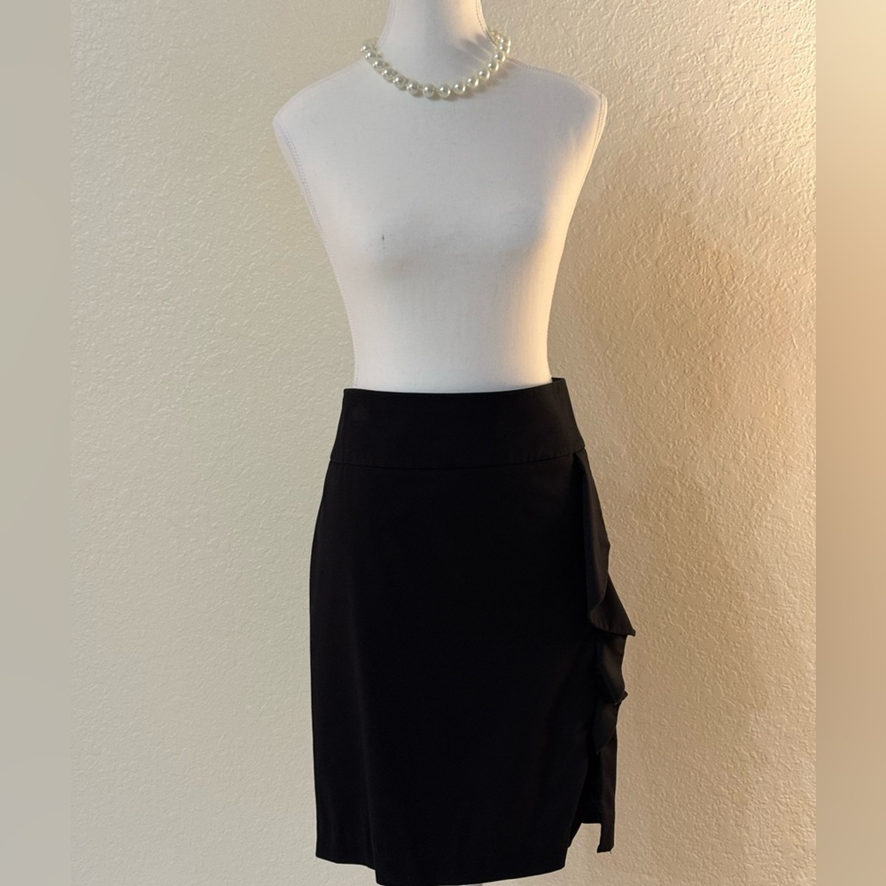 White House Black Market Ruffle Skirt